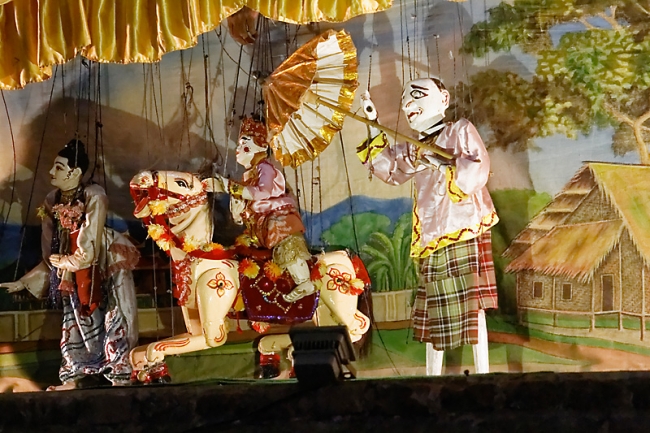 Pagan-diner marionnettes-023